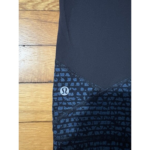 Lululemon Size 4 Pace Rival Crop Leggings 19" Printed Blue - Picture 4 of 7